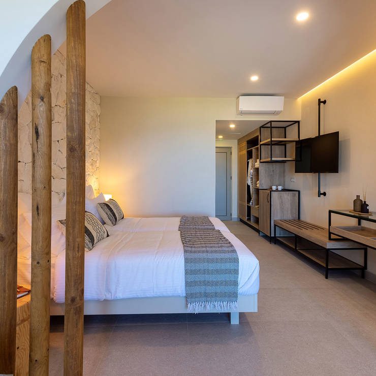 Superior Double Room Sea View Front Row 2