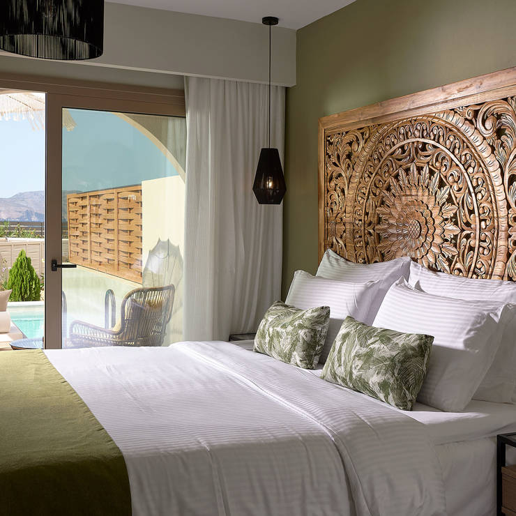 Junior-suite-with-private-pool SEF7785