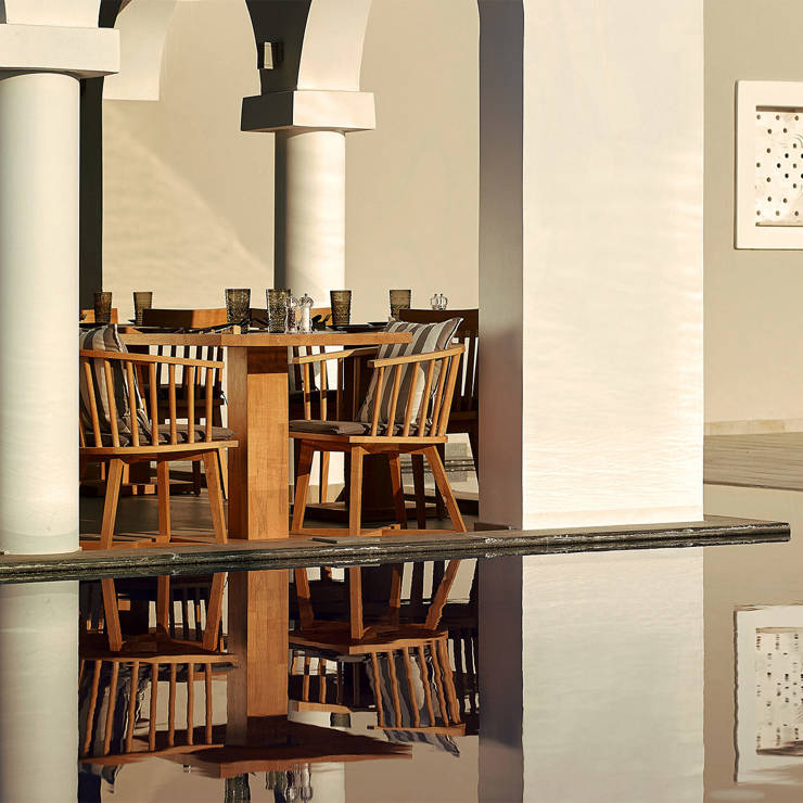 Vantarakis Hotel Collection Table Reservation