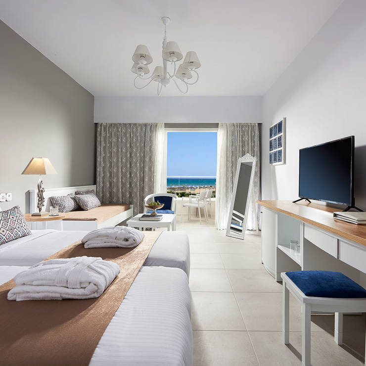 Deluxe Double With Side Sea View 13